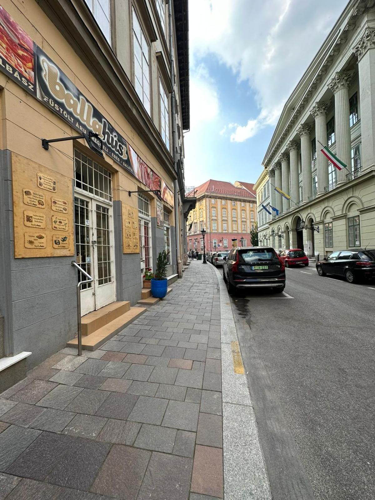 Chocolate In The Hearth Of Budapest Apartment ภายนอก รูปภาพ